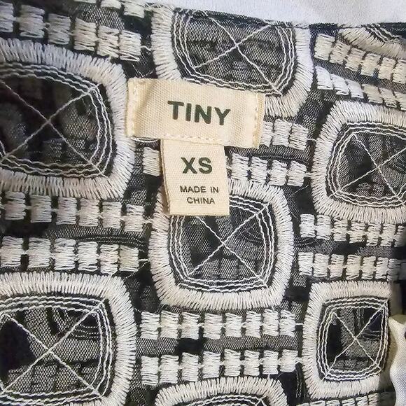 Tiny abstract embroidered split neck sleeveless tunic black & white size XS - Picture 11 of 14